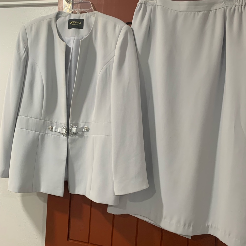2 pc gray skirt set